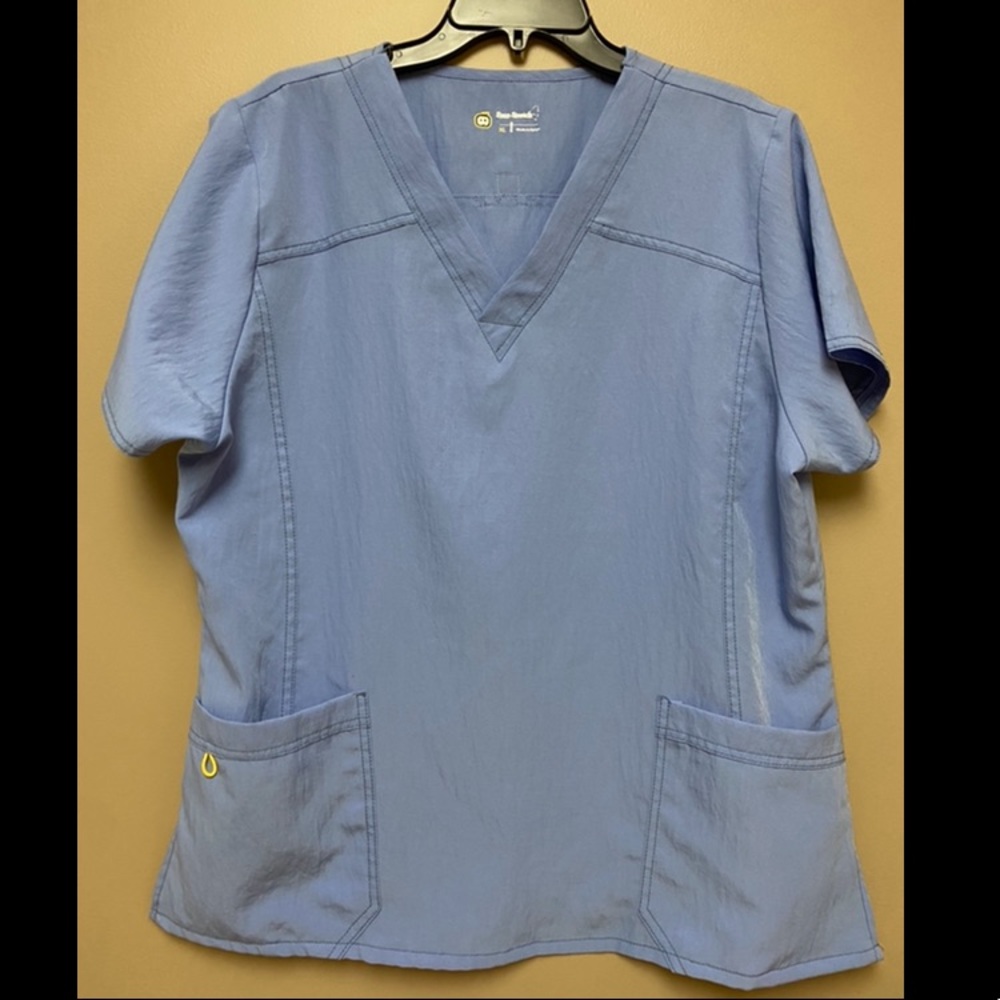 Wink four stretch scrub top